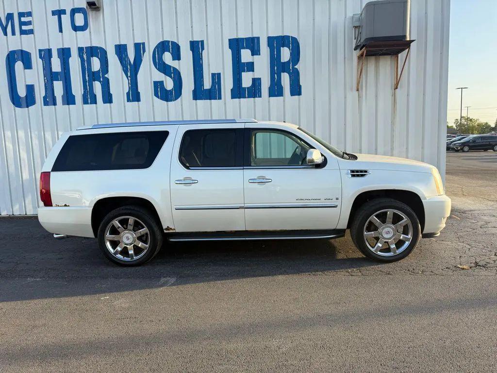 used 2007 Cadillac Escalade ESV car, priced at $6,800