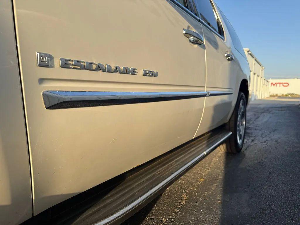 used 2007 Cadillac Escalade ESV car, priced at $6,800