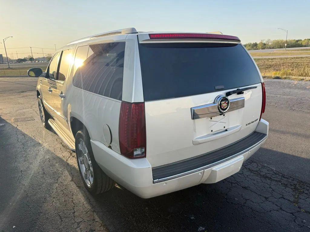 used 2007 Cadillac Escalade ESV car, priced at $6,800