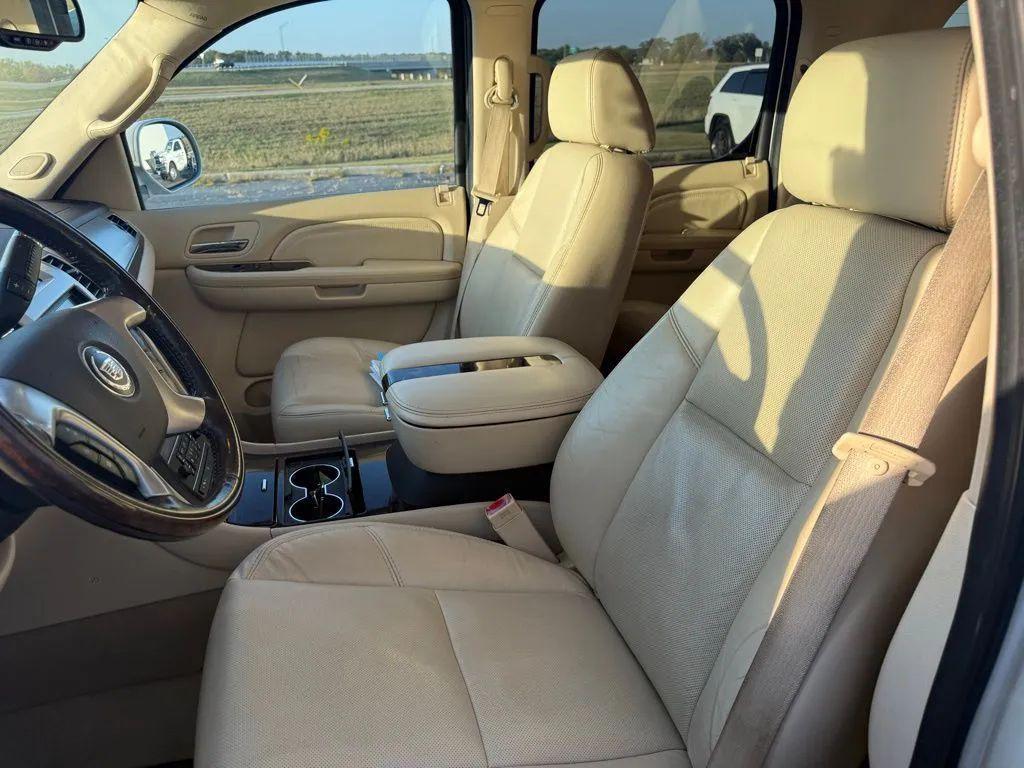 used 2007 Cadillac Escalade ESV car, priced at $6,800