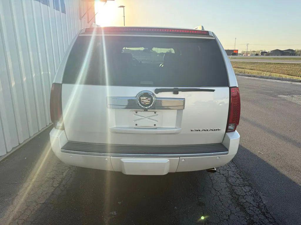 used 2007 Cadillac Escalade ESV car, priced at $6,800