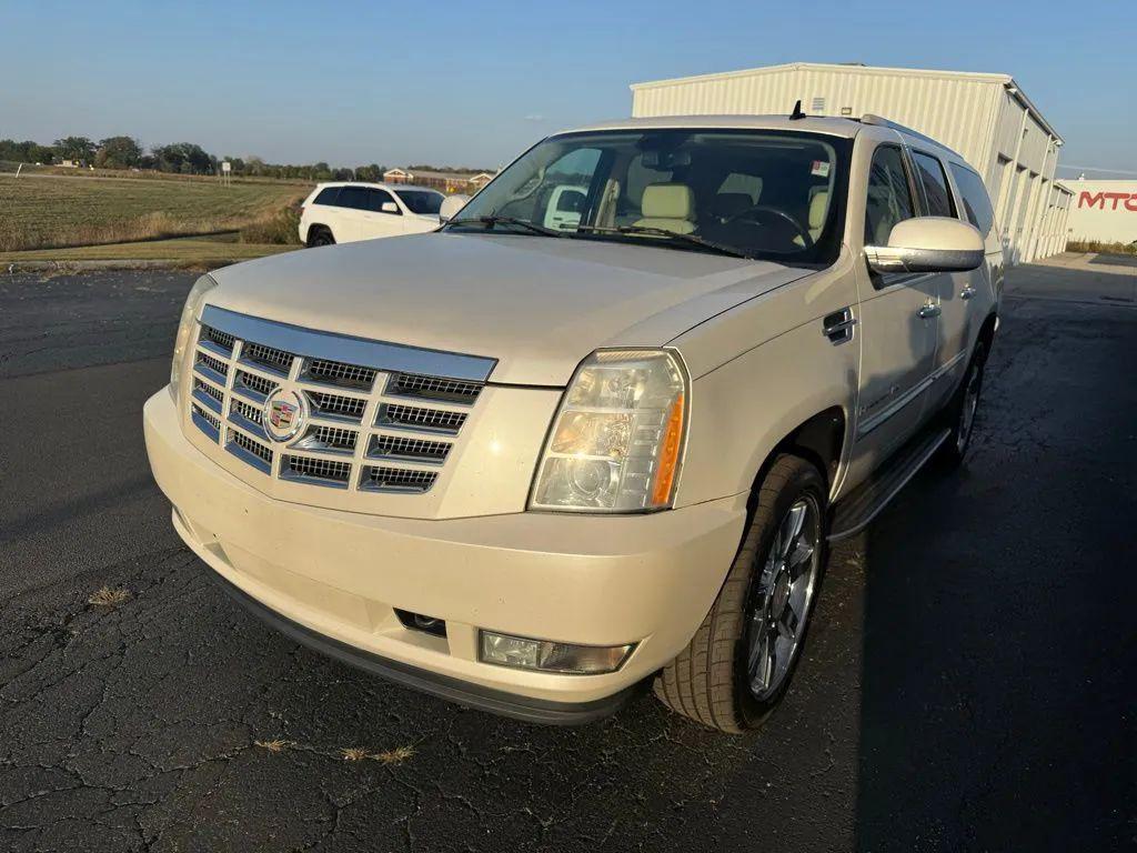 used 2007 Cadillac Escalade ESV car, priced at $6,800