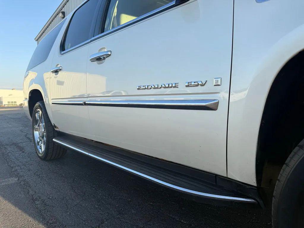 used 2007 Cadillac Escalade ESV car, priced at $6,800
