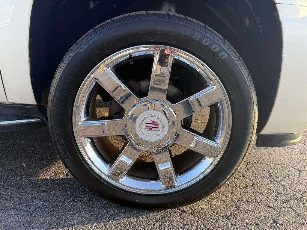 used 2007 Cadillac Escalade ESV car, priced at $6,800