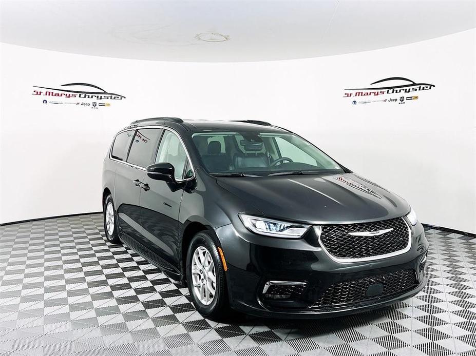 used 2022 Chrysler Pacifica car, priced at $27,600