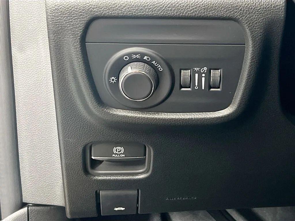 new 2025 Jeep Grand Cherokee L car, priced at $45,115