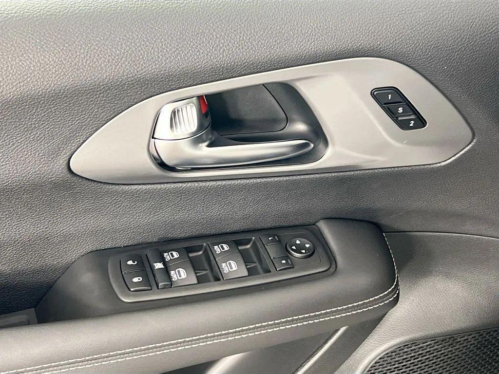 new 2026 Chrysler Pacifica car, priced at $46,048