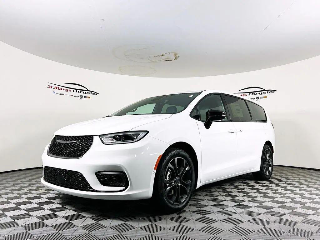 new 2026 Chrysler Pacifica car, priced at $46,048