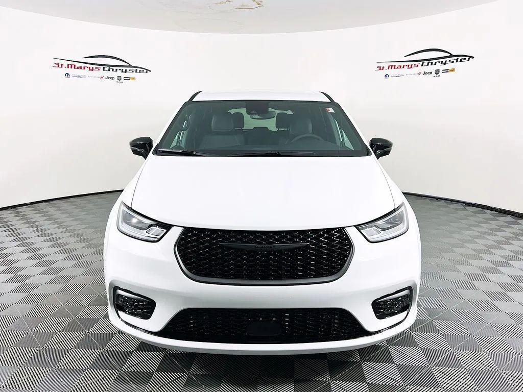 new 2026 Chrysler Pacifica car, priced at $46,048
