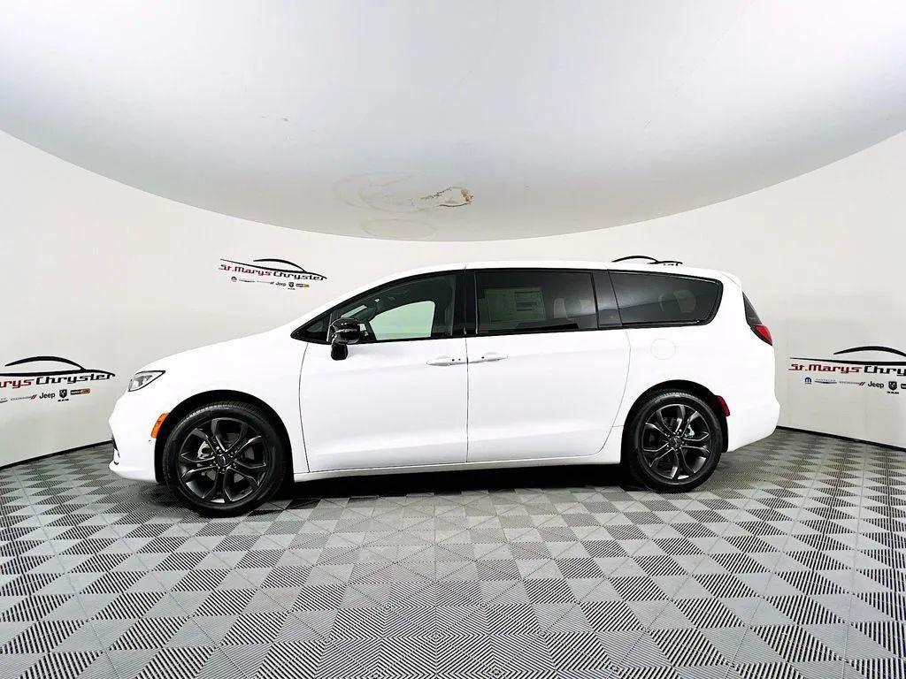new 2026 Chrysler Pacifica car, priced at $46,048