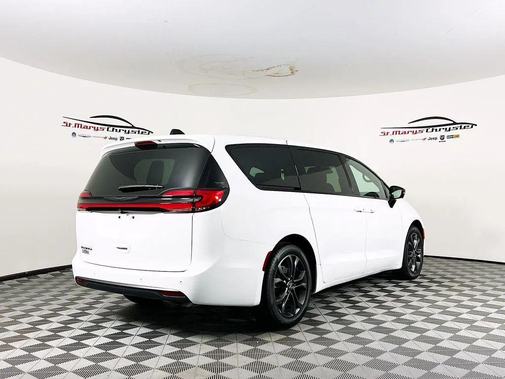 new 2026 Chrysler Pacifica car, priced at $46,048