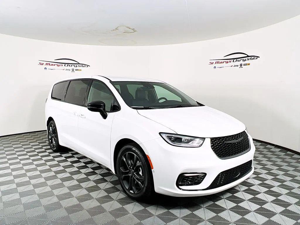new 2026 Chrysler Pacifica car, priced at $43,048