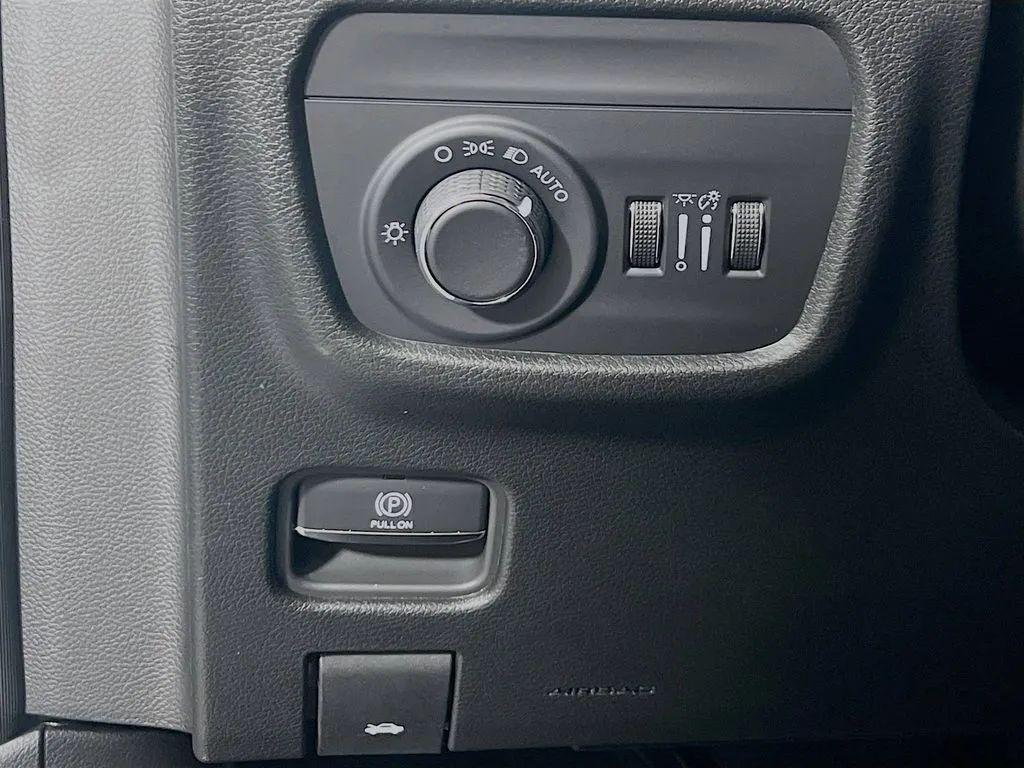 new 2025 Jeep Grand Cherokee car, priced at $42,845