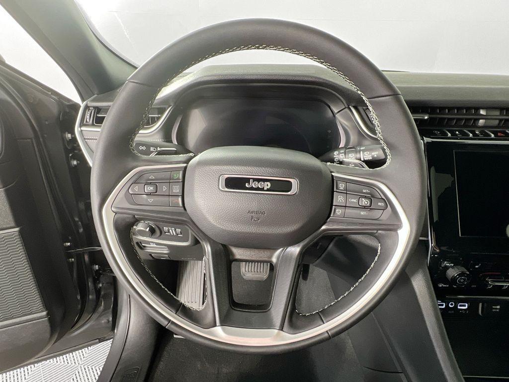 new 2025 Jeep Grand Cherokee car, priced at $41,272
