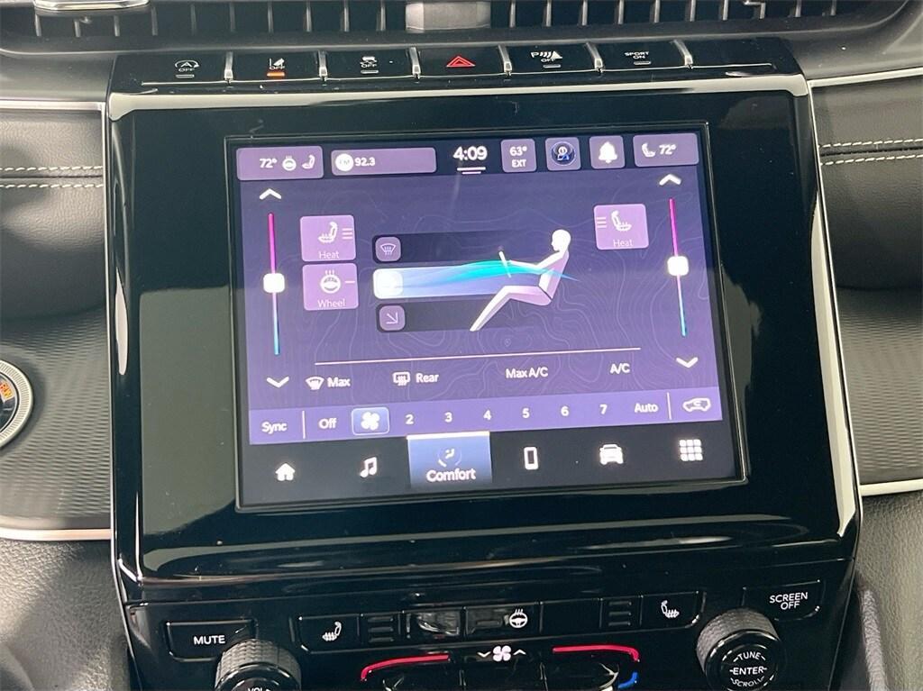 new 2025 Jeep Grand Cherokee car