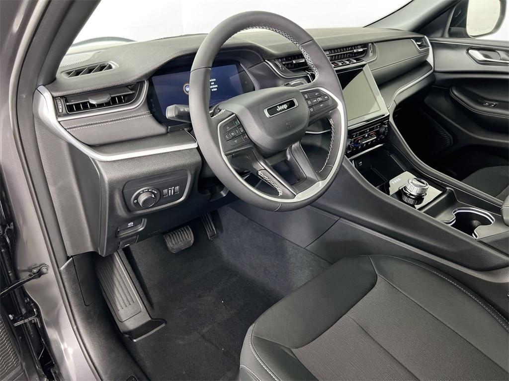 new 2025 Jeep Grand Cherokee car