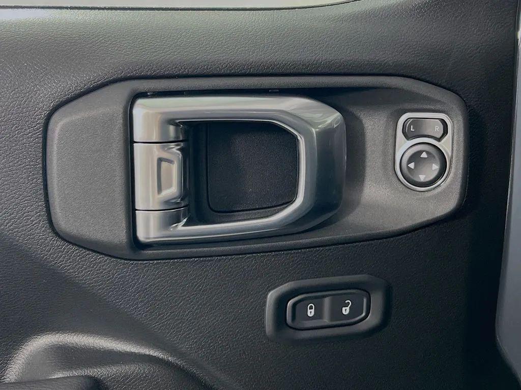 new 2026 Jeep Wrangler car, priced at $46,485