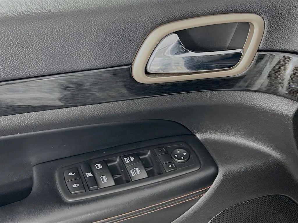 used 2016 Jeep Grand Cherokee car, priced at $14,000