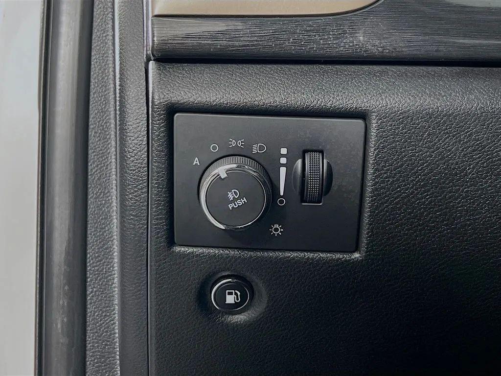 used 2016 Jeep Grand Cherokee car, priced at $14,000