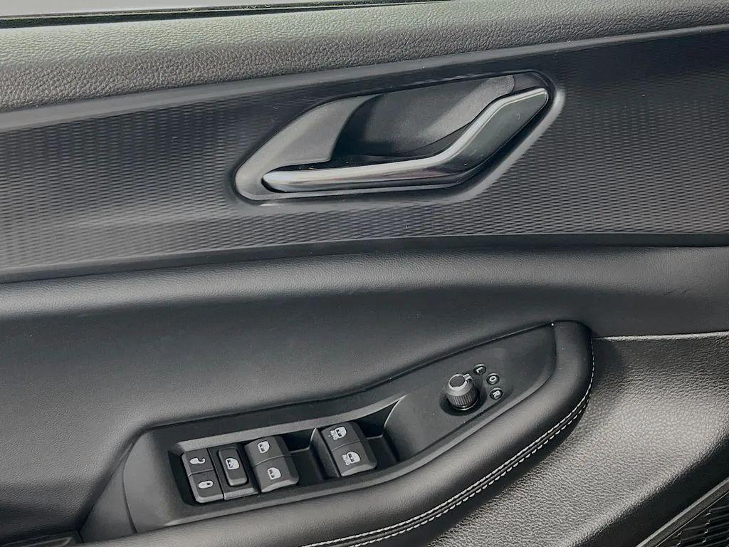 new 2025 Jeep Grand Cherokee L car, priced at $47,643