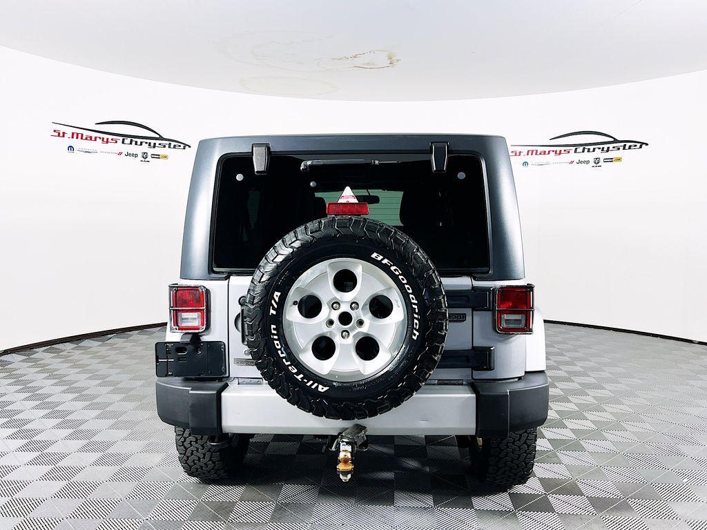 used 2013 Jeep Wrangler Unlimited car, priced at $13,000