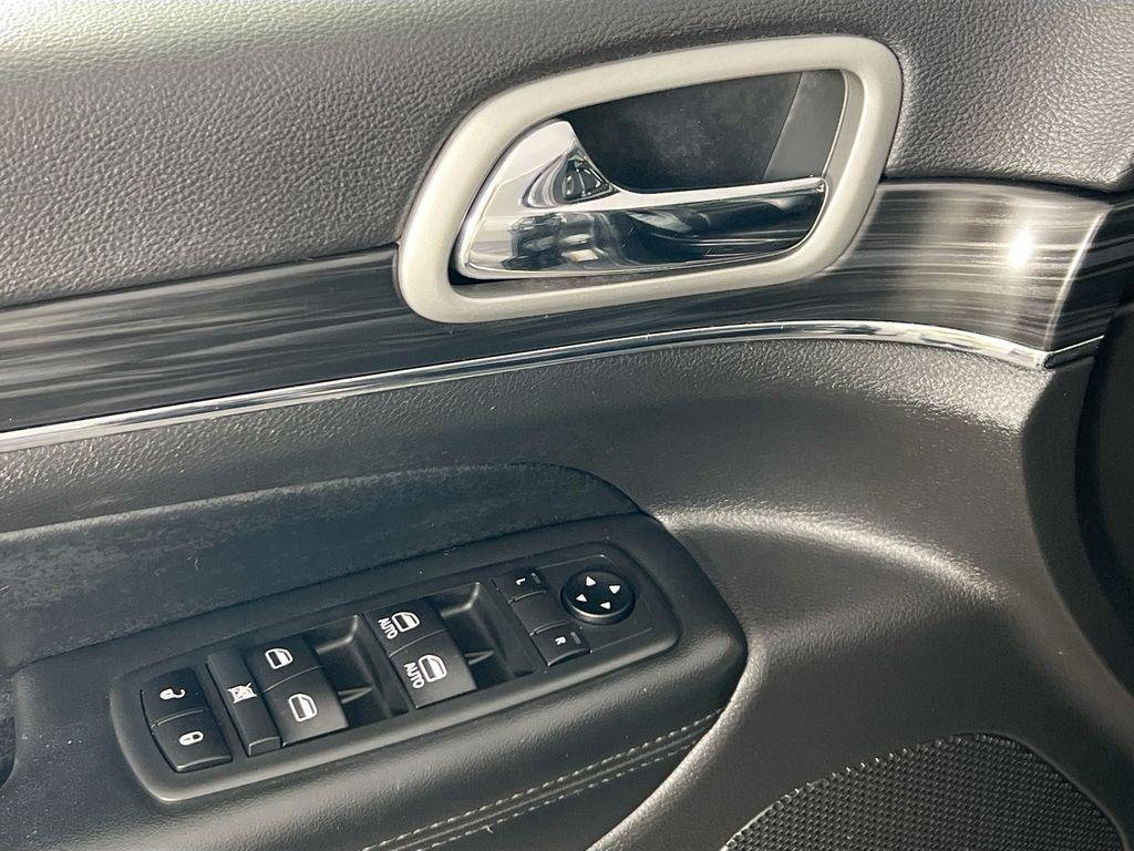 used 2021 Jeep Grand Cherokee car, priced at $23,700