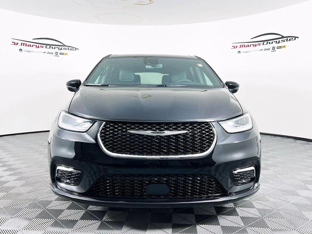 new 2025 Chrysler Pacifica car, priced at $39,799