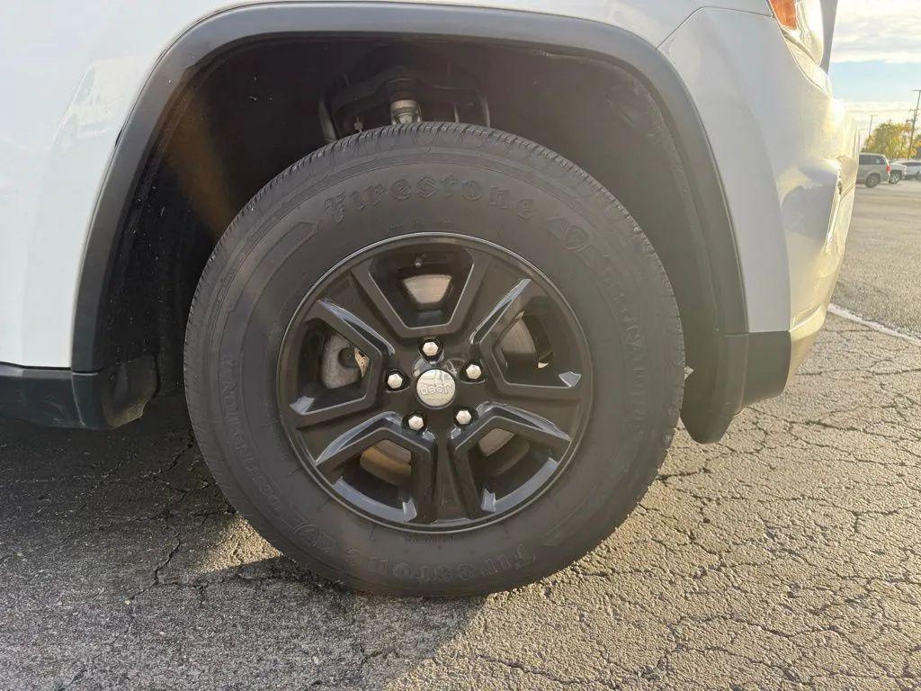 used 2016 Jeep Grand Cherokee car, priced at $14,500