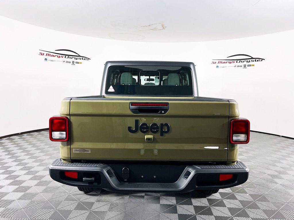 new 2025 Jeep Gladiator car, priced at $41,262