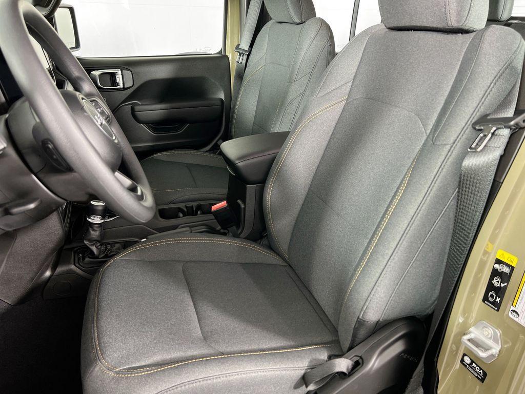 new 2025 Jeep Gladiator car, priced at $41,262