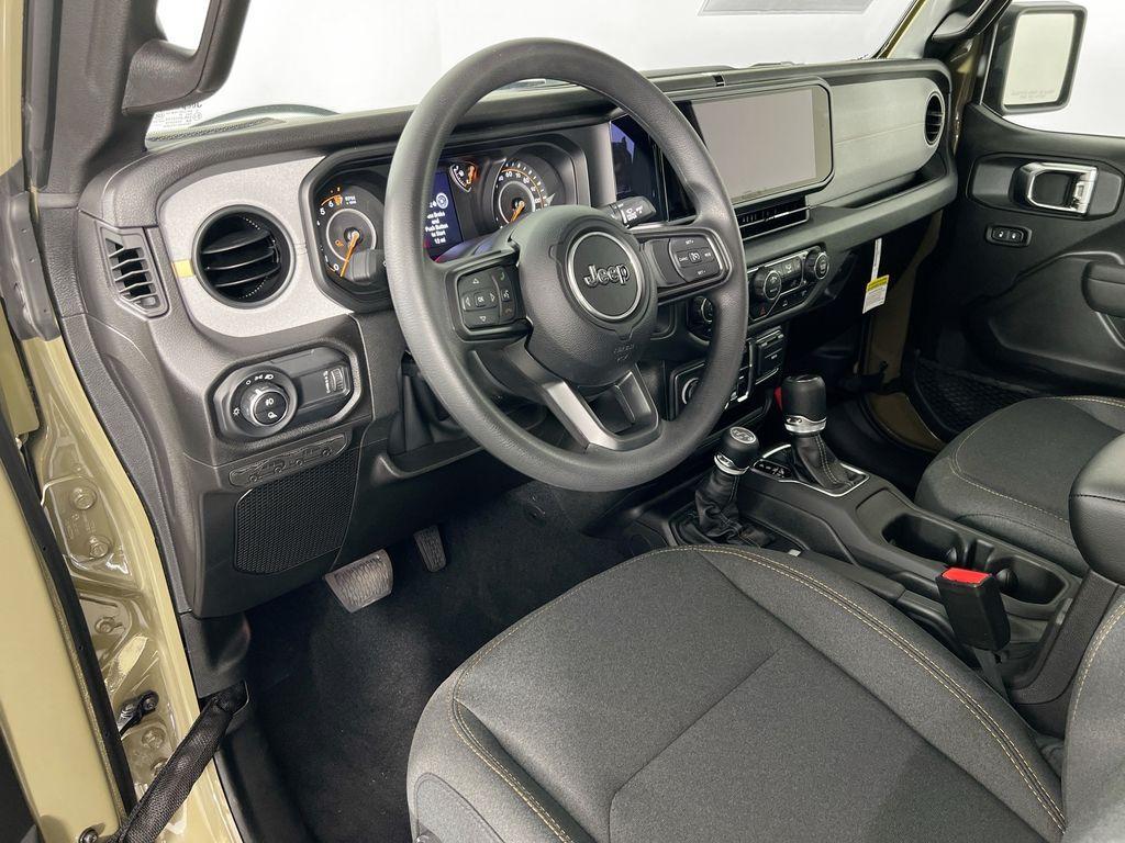 new 2025 Jeep Gladiator car, priced at $41,262