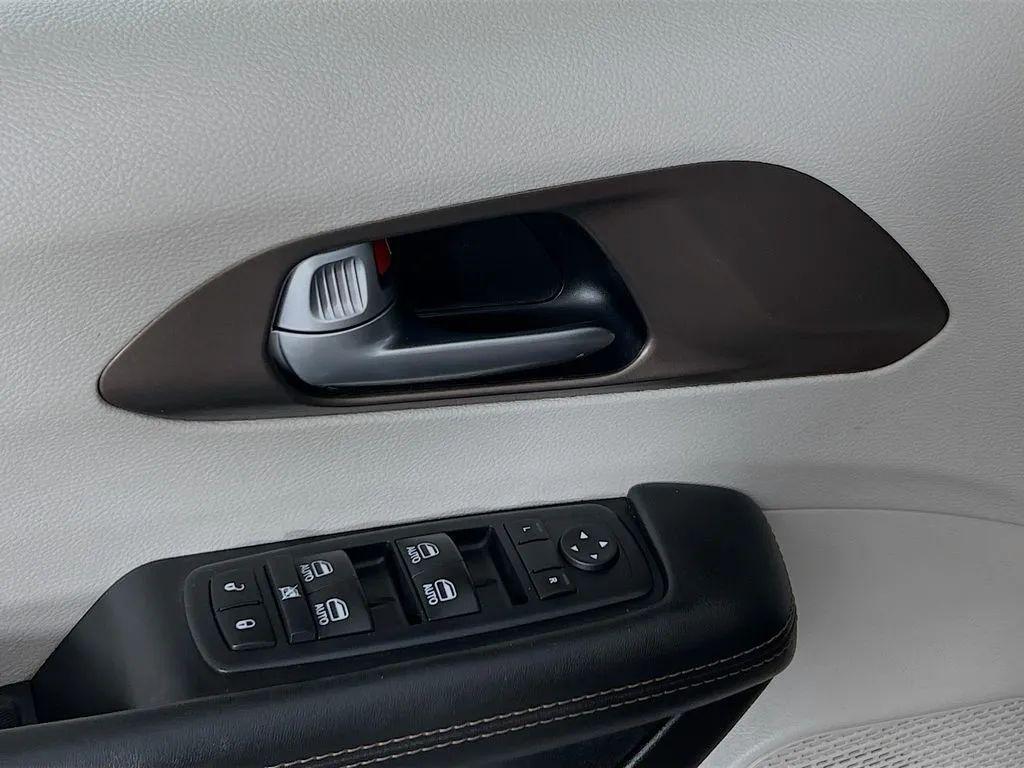 used 2017 Chrysler Pacifica car, priced at $15,500