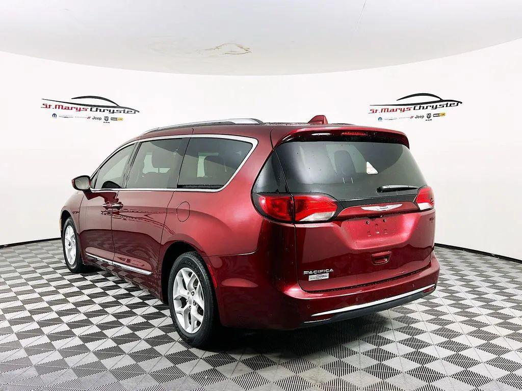 used 2017 Chrysler Pacifica car, priced at $15,500