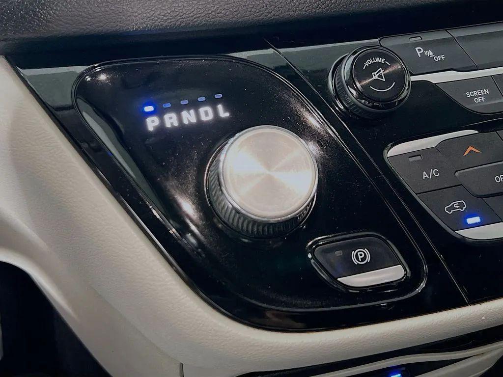 used 2017 Chrysler Pacifica car, priced at $15,500