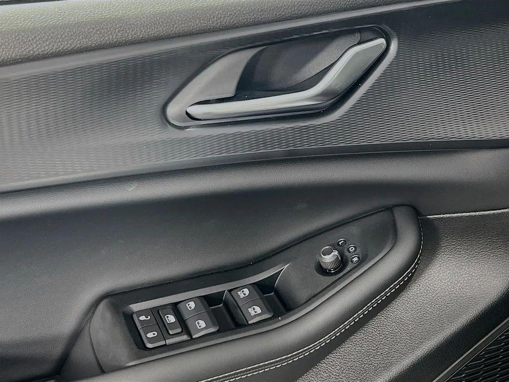 new 2025 Jeep Grand Cherokee L car, priced at $47,107