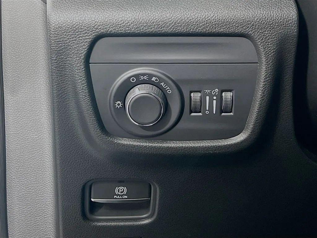 new 2025 Jeep Grand Cherokee L car, priced at $47,107