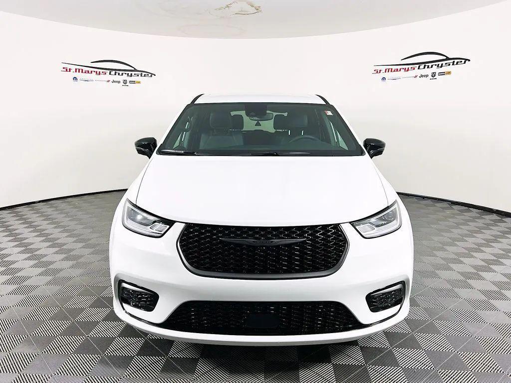 new 2026 Chrysler Pacifica car, priced at $43,956