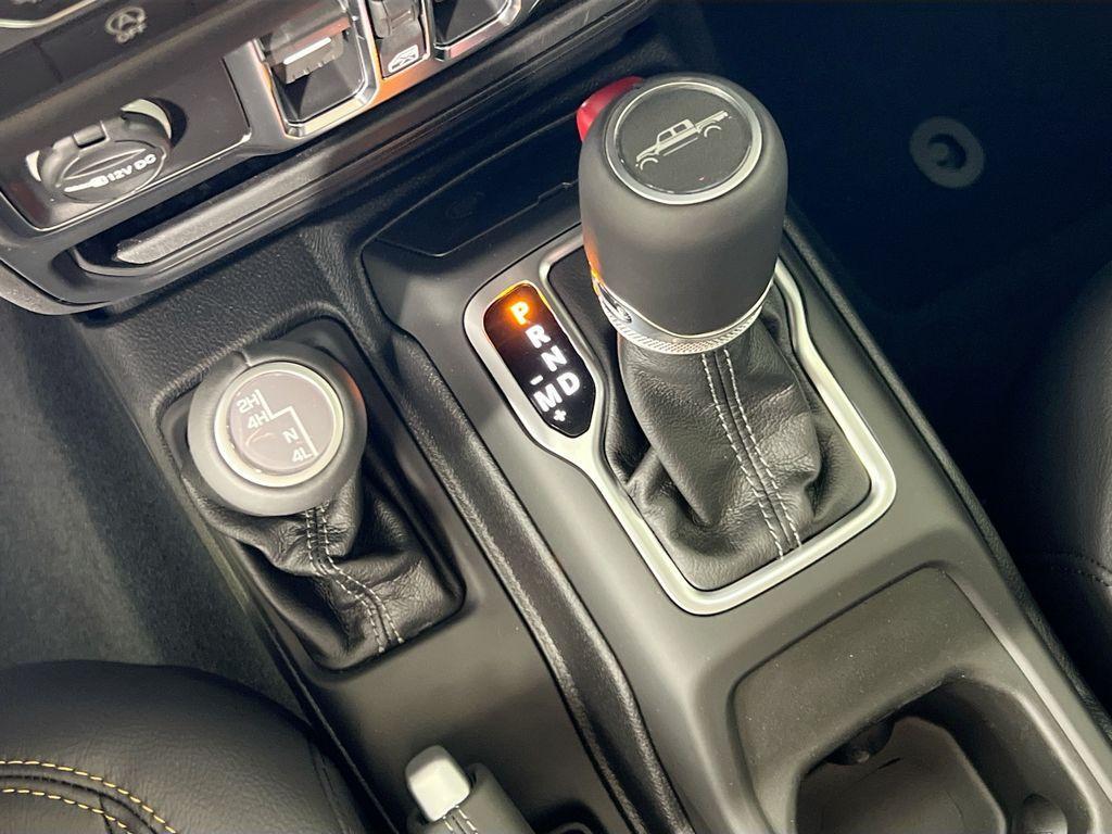 new 2025 Jeep Gladiator car, priced at $45,327