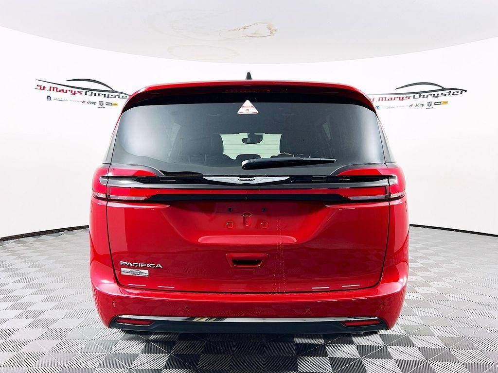 new 2025 Chrysler Pacifica car, priced at $42,422