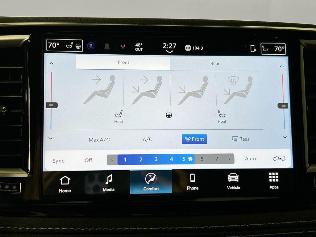 new 2025 Chrysler Pacifica car, priced at $42,422