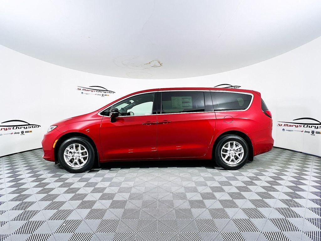 new 2025 Chrysler Pacifica car, priced at $42,422