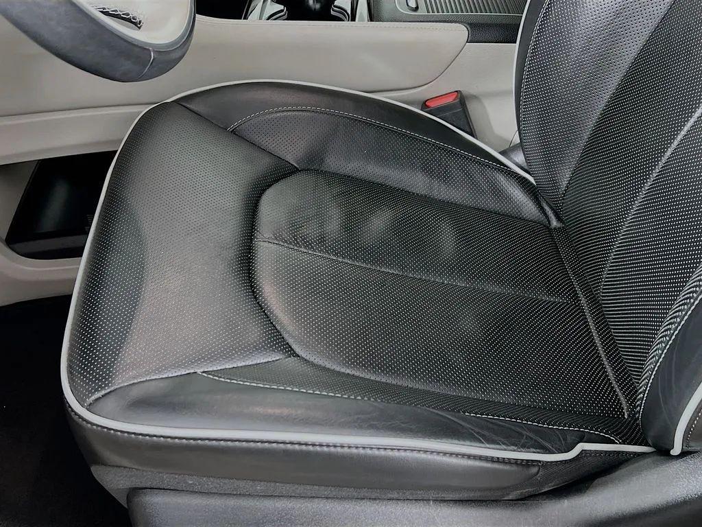 used 2021 Chrysler Pacifica car, priced at $33,500