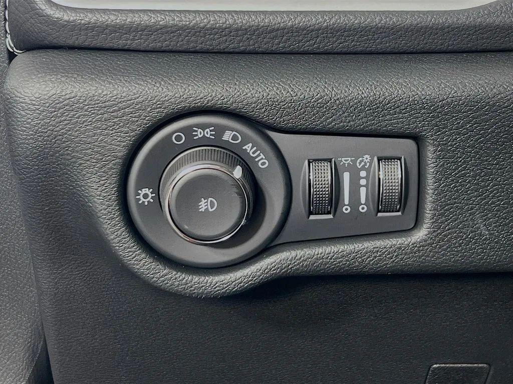 new 2026 Chrysler Pacifica car, priced at $43,776