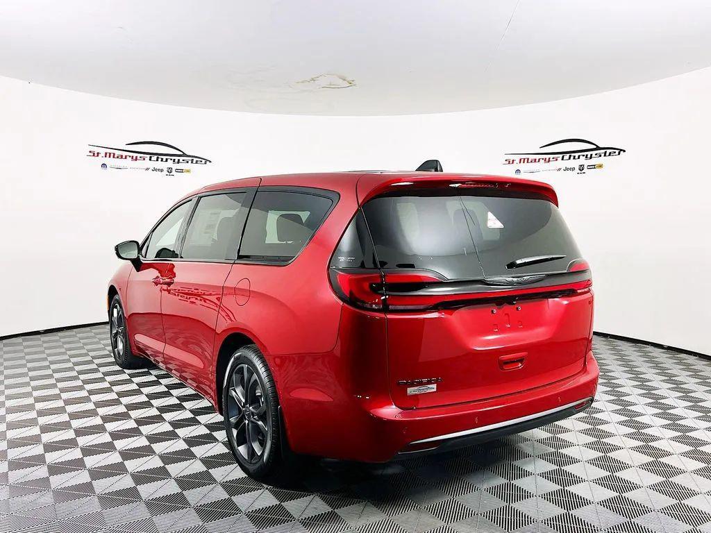 new 2026 Chrysler Pacifica car, priced at $43,776