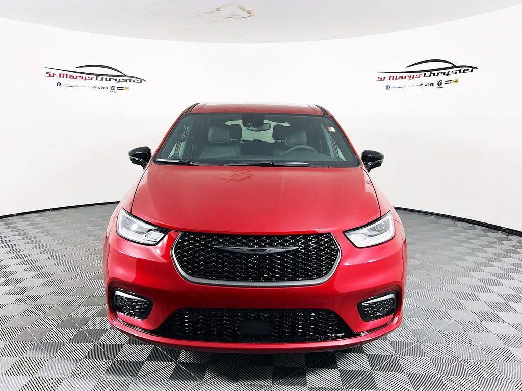new 2026 Chrysler Pacifica car, priced at $43,776