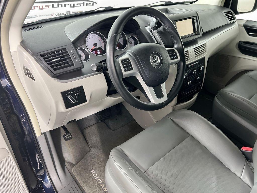used 2013 Volkswagen Routan car, priced at $4,000
