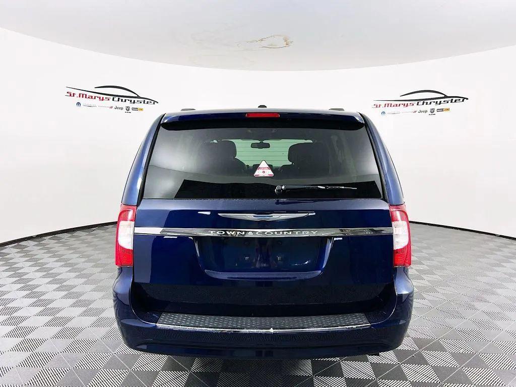 used 2014 Chrysler Town & Country car, priced at $6,300