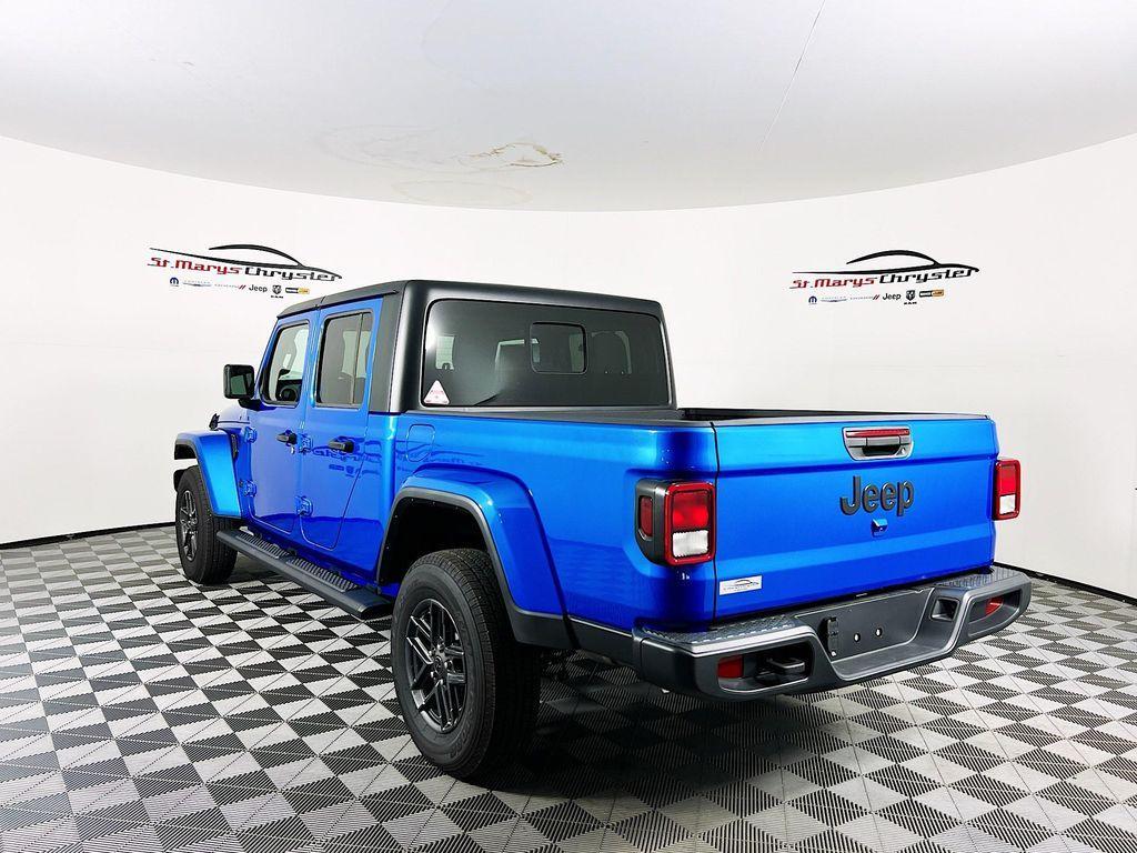 new 2024 Jeep Gladiator car, priced at $43,891