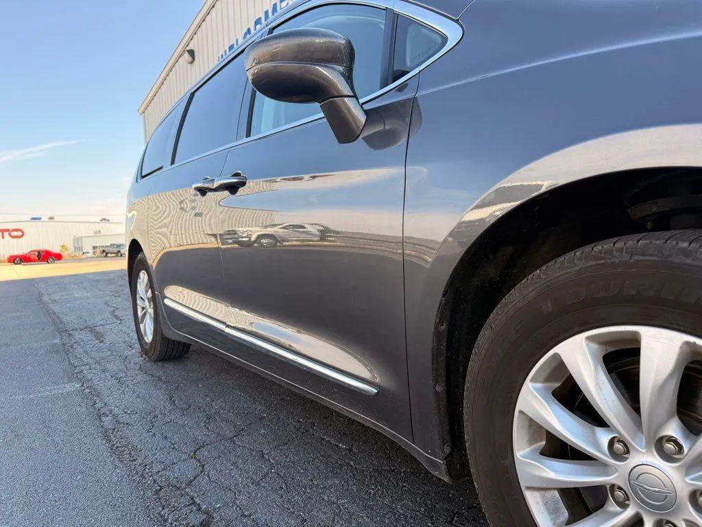 used 2018 Chrysler Pacifica car, priced at $12,500
