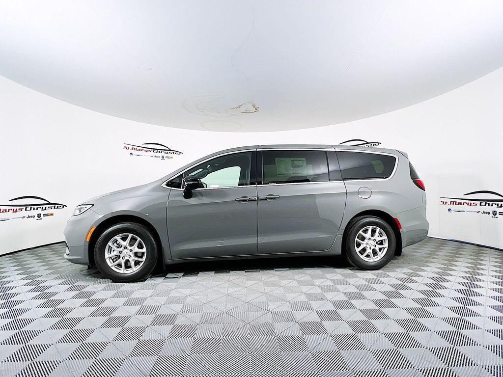 new 2025 Chrysler Pacifica car, priced at $42,422